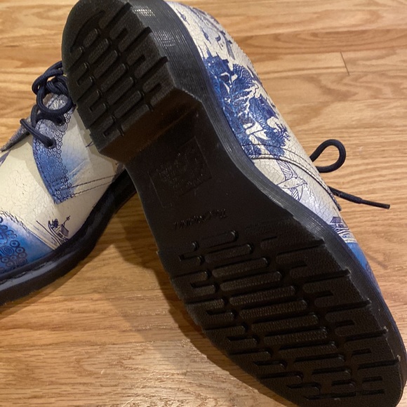 Collectible Doc Martin shoes NEVER WORN - Picture 2 of 2